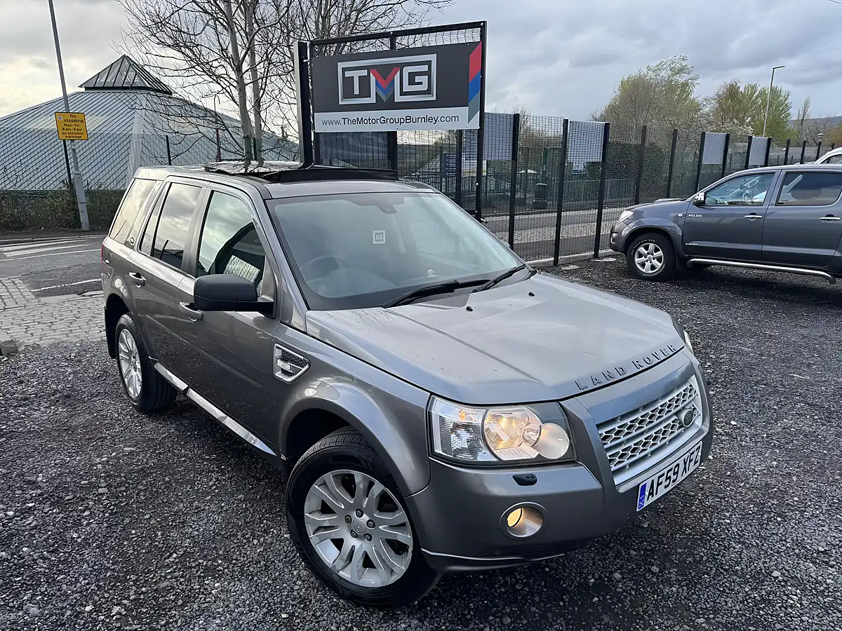 Used 2009 Land Rover Freelander 2 Hse Grey - Front View
