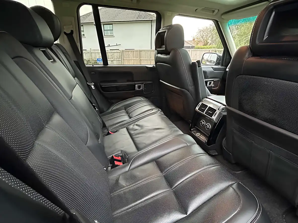 Used 2009 Land Rover Range Rover Autobiography Black - Interior and Exterior details 17