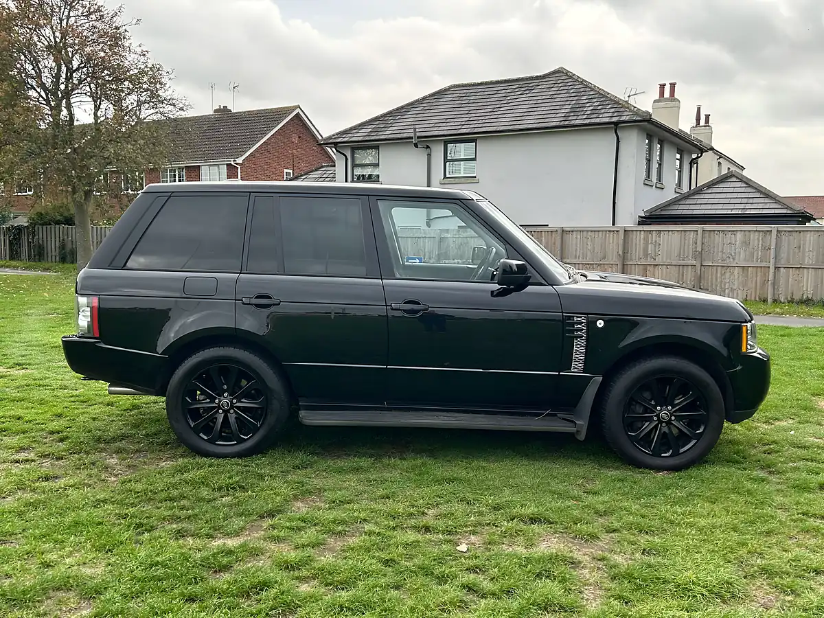 Used 2009 Land Rover Range Rover Autobiography Black - Interior and Exterior details 4