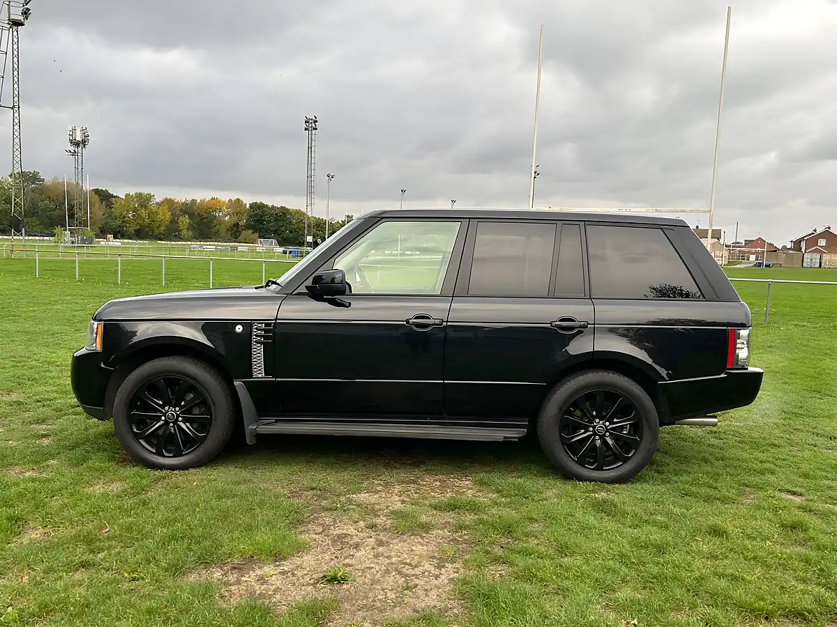 Used 2009 Land Rover Range Rover Autobiography Black - Interior and Exterior details 8