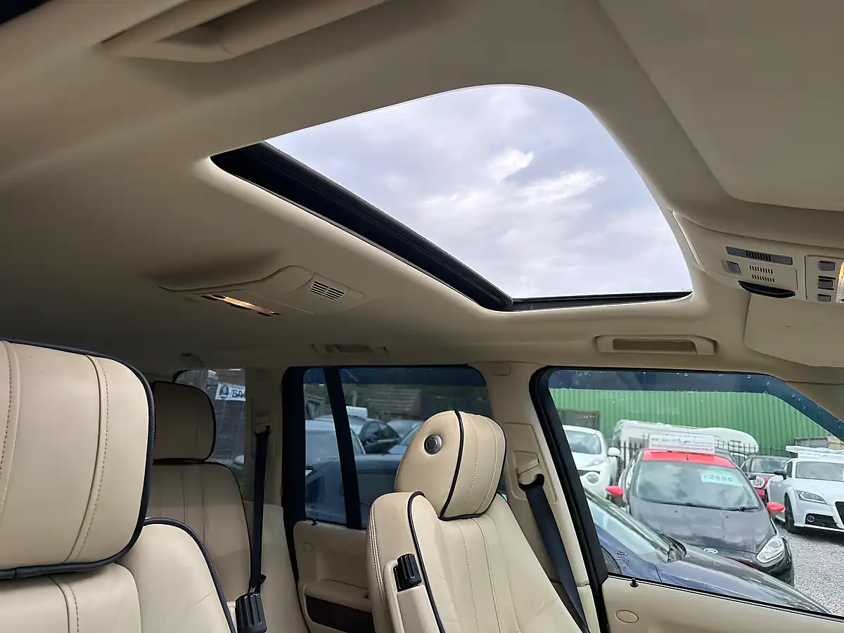 Used 2009 Land Rover Range Rover Vogue Black - Interior and Exterior details 10