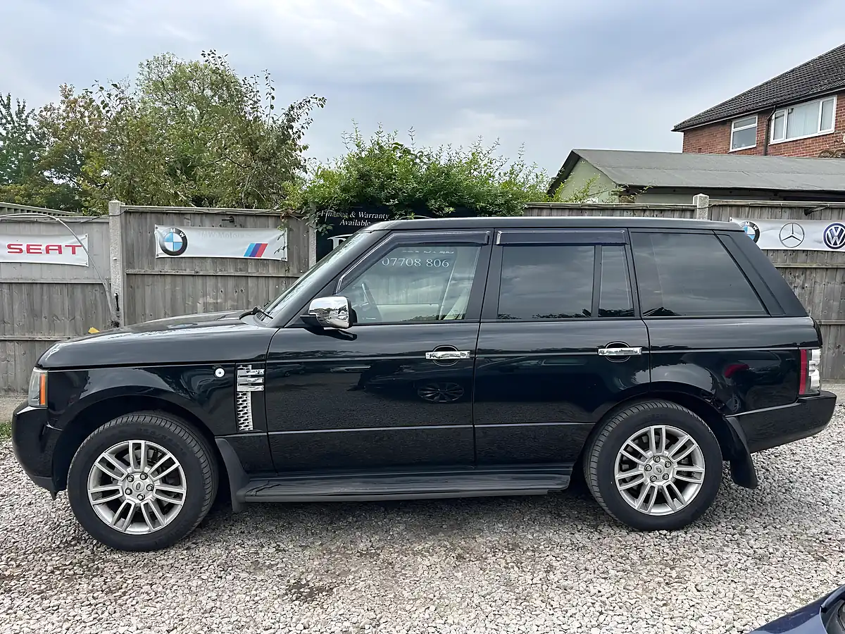 Used 2009 Land Rover Range Rover Vogue Black - Interior and Exterior details 3