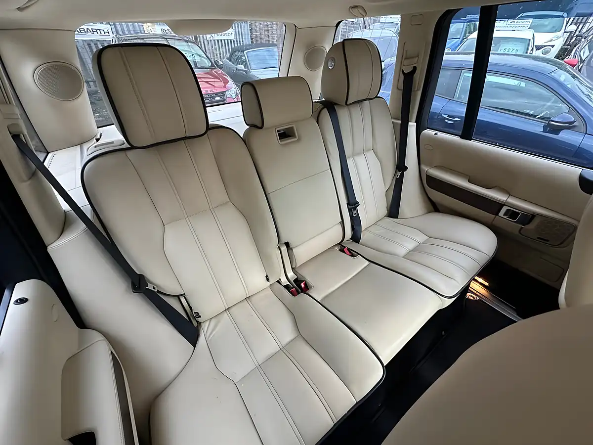 Used 2009 Land Rover Range Rover Vogue Black - Interior and Exterior details 8