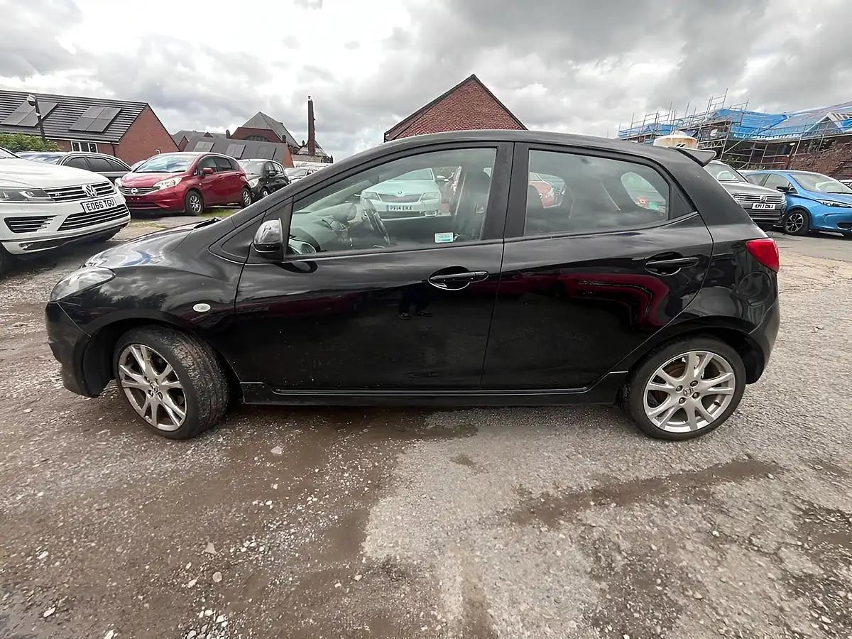 Used 2009 Mazda Mazda2 Sport Black - Interior and Exterior details 6