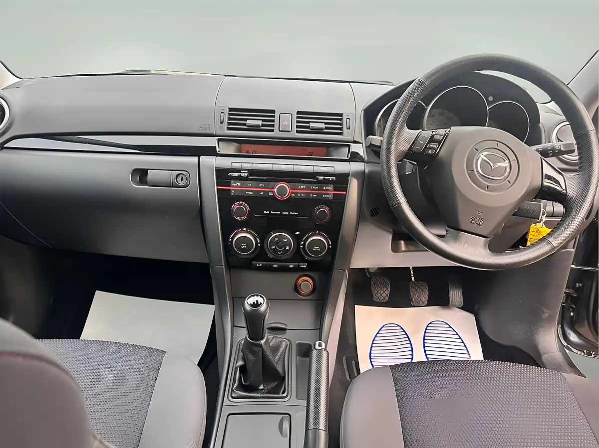 Used 2009 Mazda Mazda3 Takara Grey - Interior and Exterior details 11