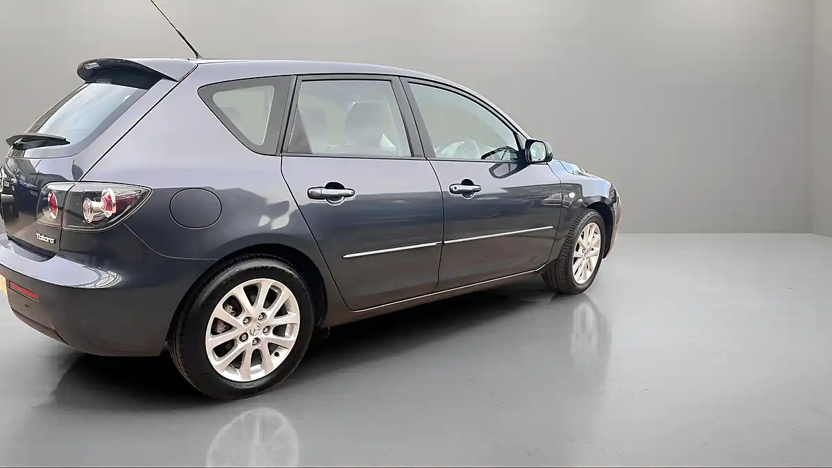 Used 2009 Mazda Mazda3 Takara Grey - Interior and Exterior details 5