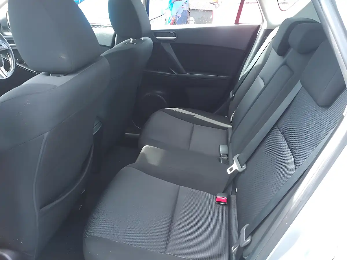 Used 2009 Mazda Mazda3 TS2 Silver - Interior and Exterior details 17