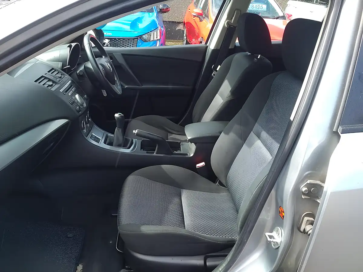 Used 2009 Mazda Mazda3 TS2 Silver - Interior and Exterior details 19