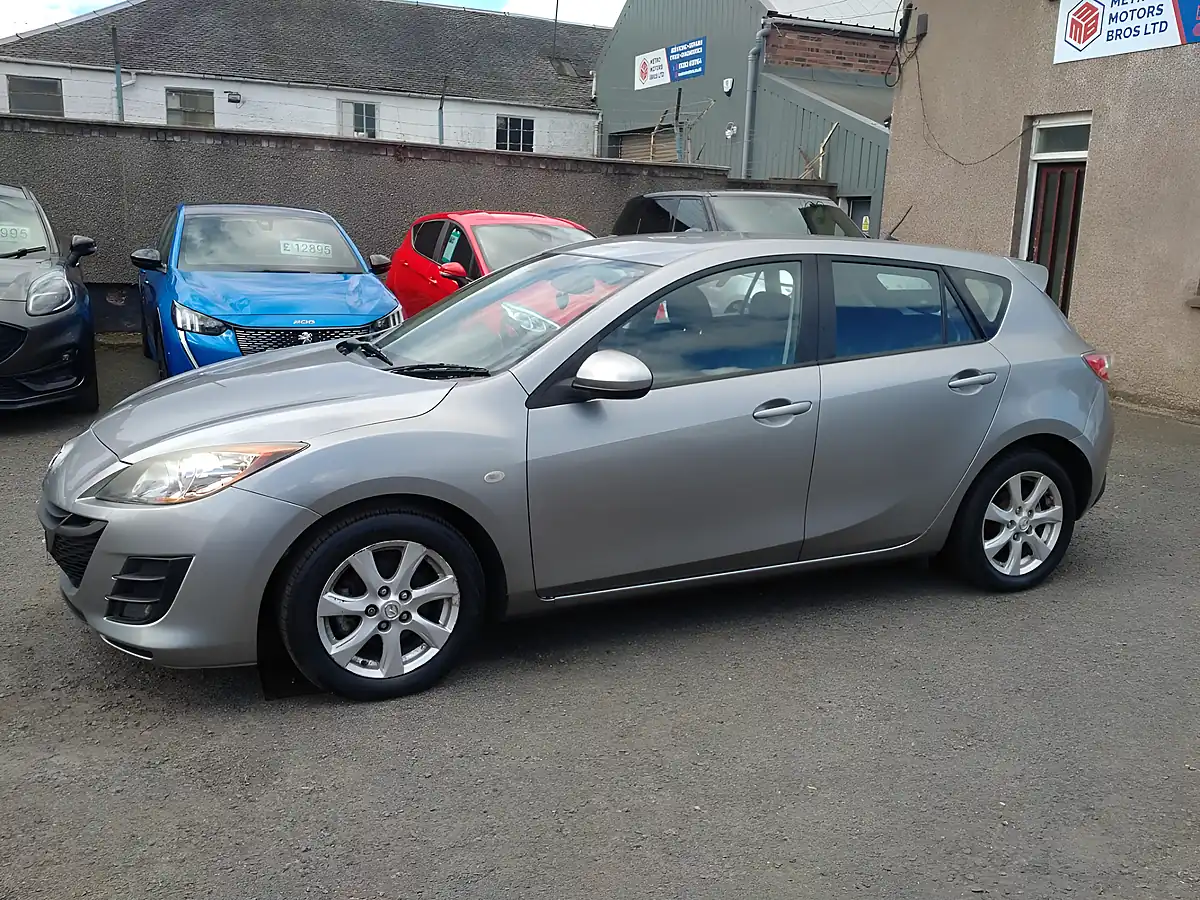 Used 2009 Mazda Mazda3 TS2 Silver - Interior and Exterior details 2