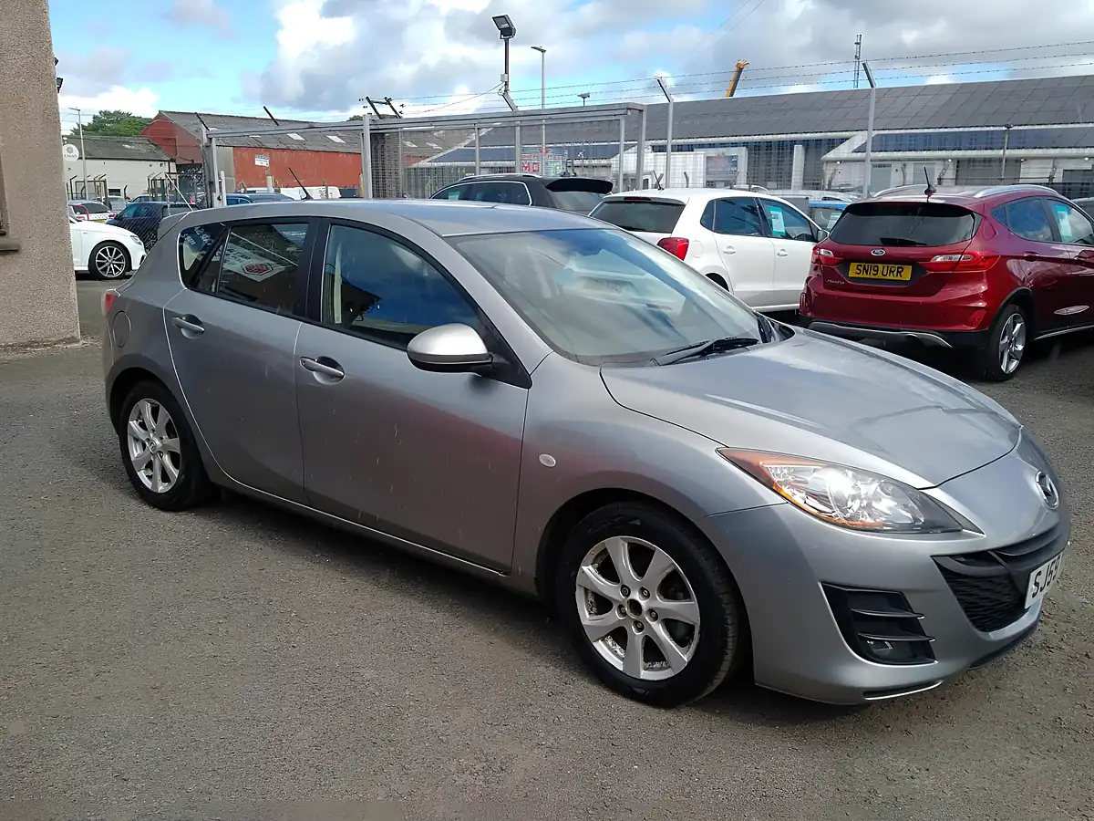 Used 2009 Mazda Mazda3 TS2 Silver - Interior and Exterior details 8