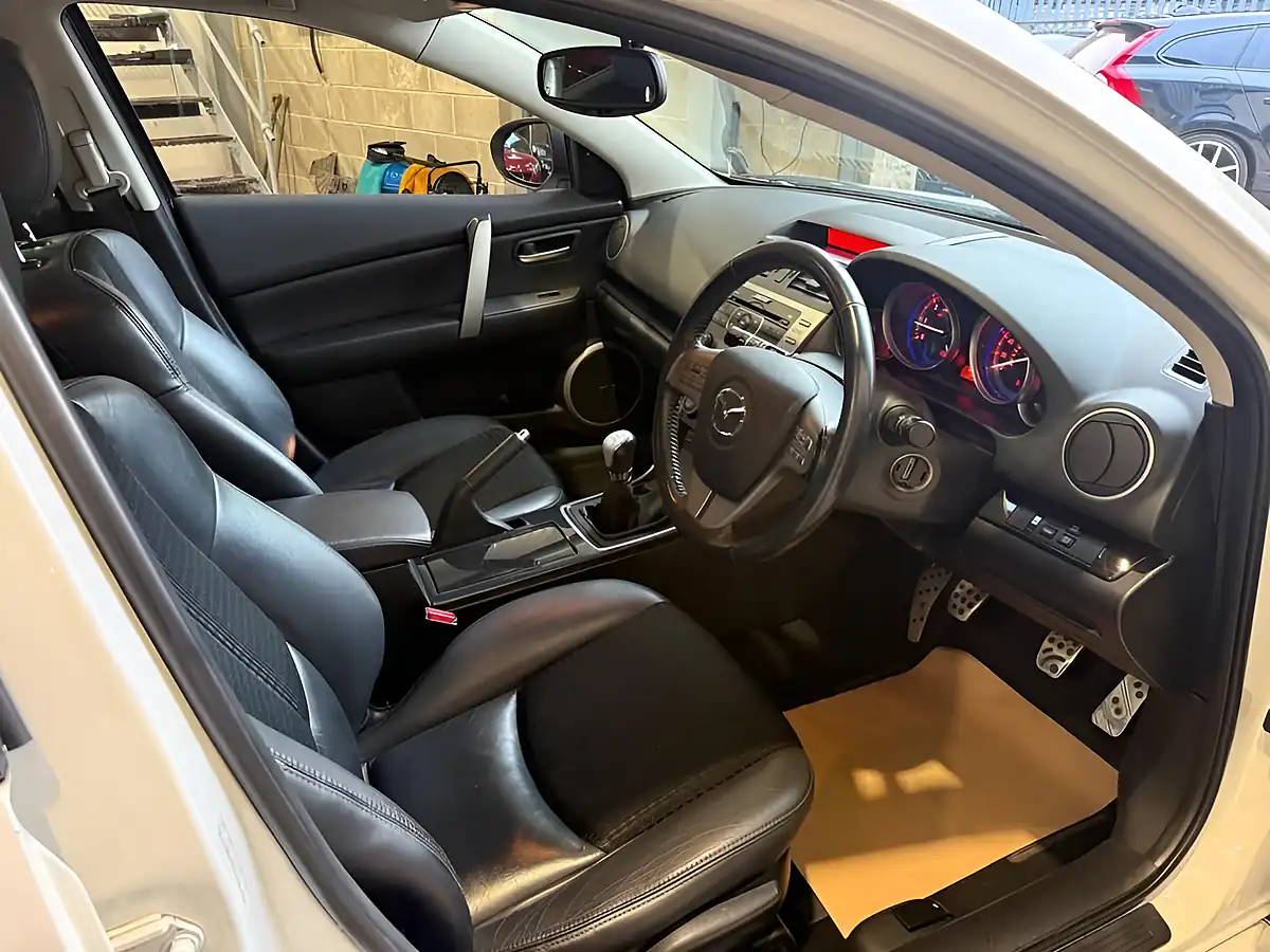 Used 2009 Mazda Mazda6 Sport White - Interior and Exterior details 10
