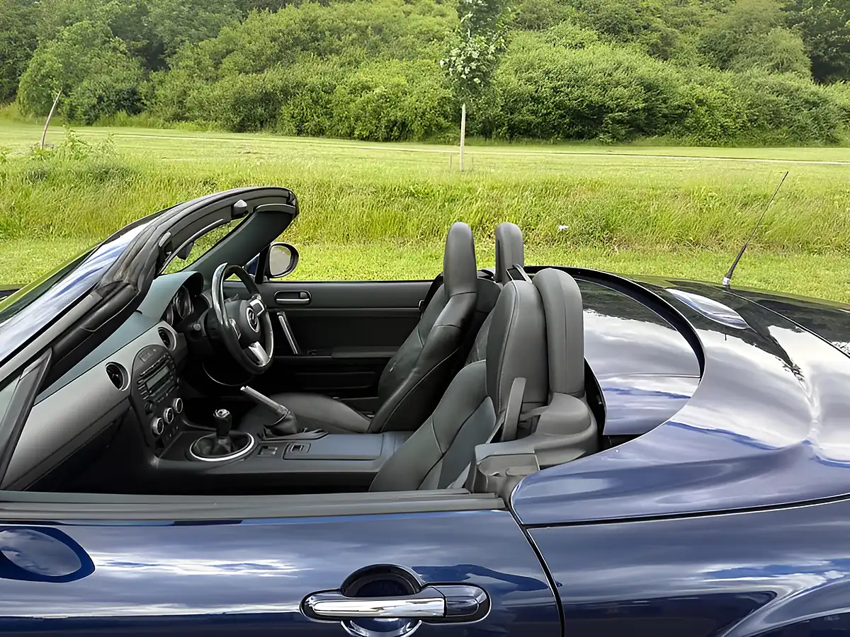 Used 2009 Mazda MX-5 Se Blue - Interior and Exterior details 12