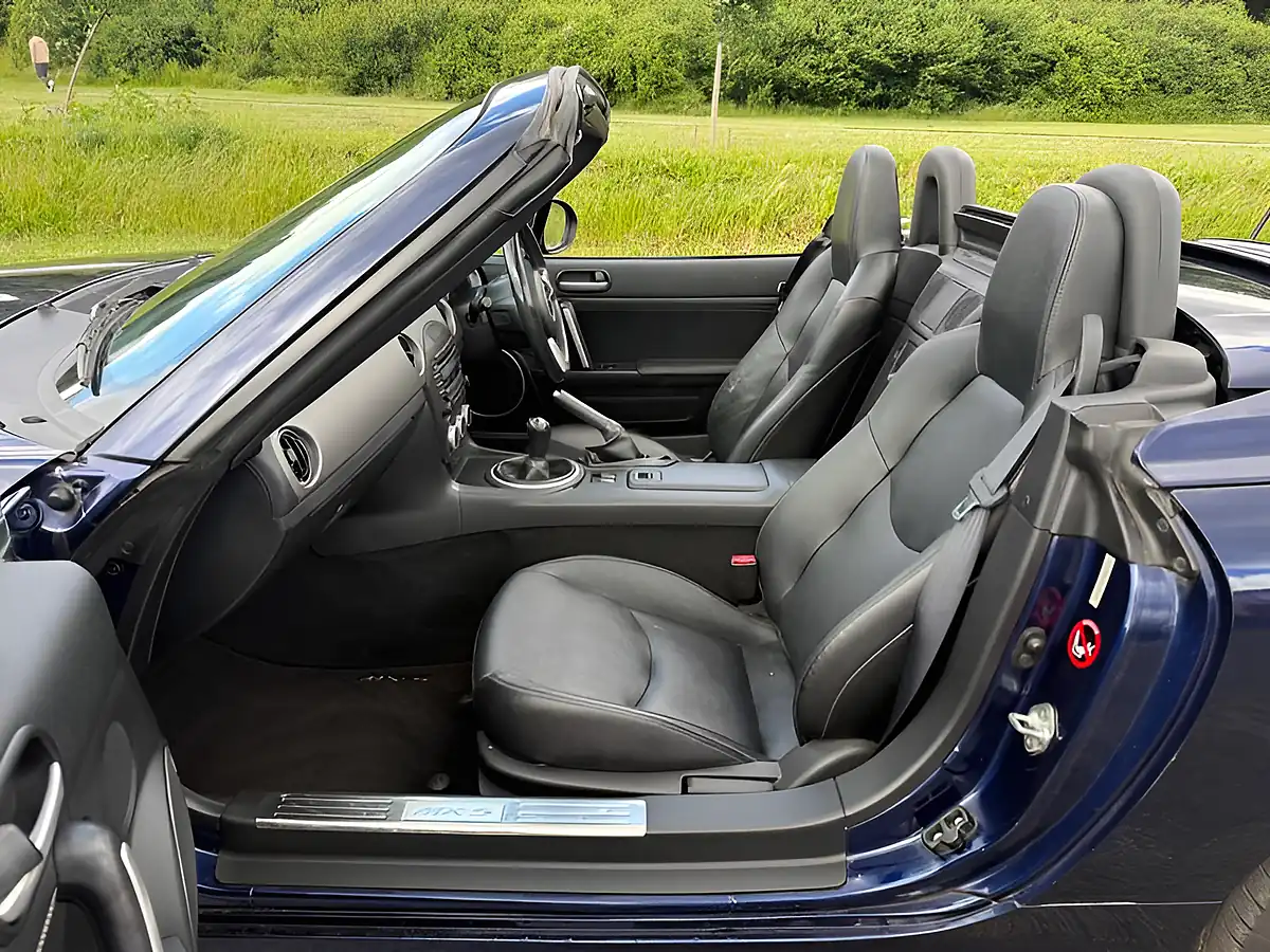 Used 2009 Mazda MX-5 Se Blue - Interior and Exterior details 13