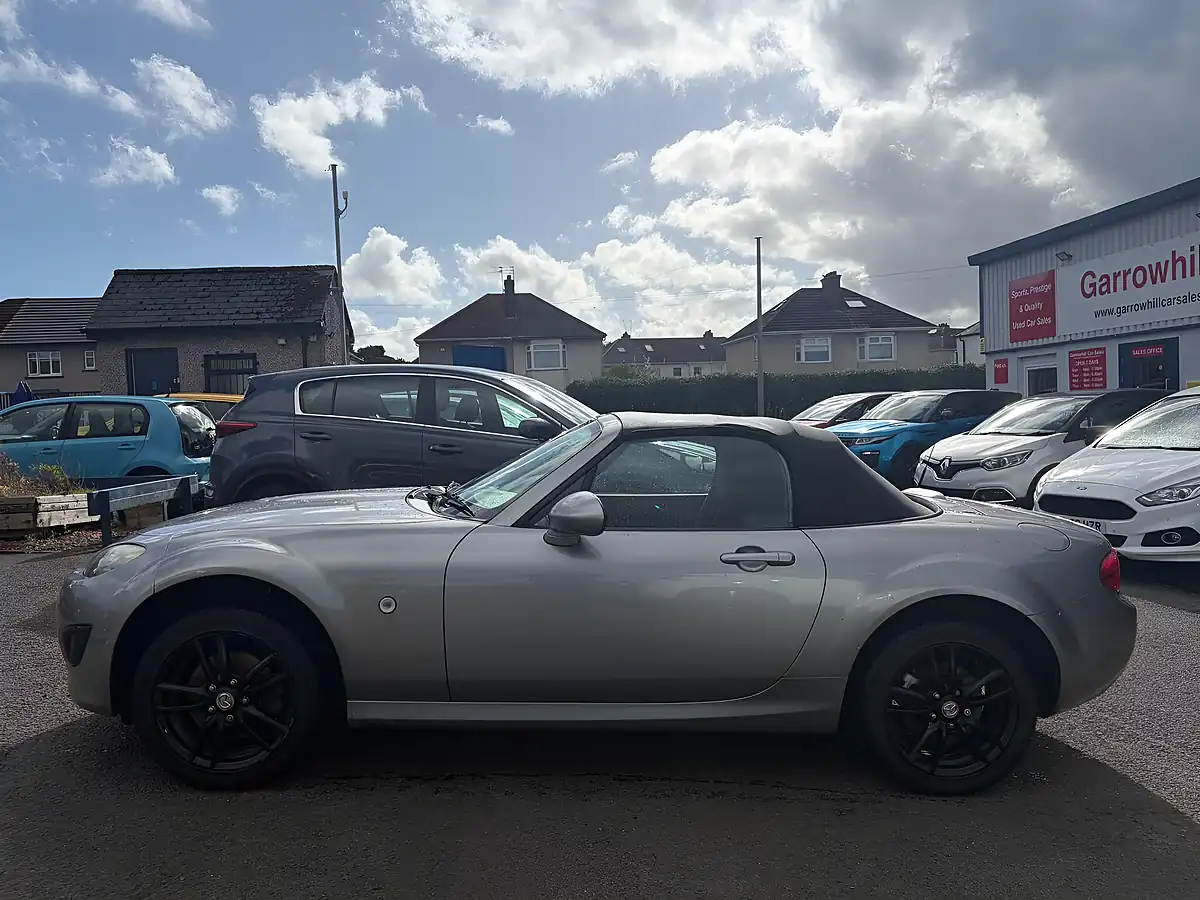 Used 2009 Mazda MX-5 Se Silver - Interior and Exterior details 8