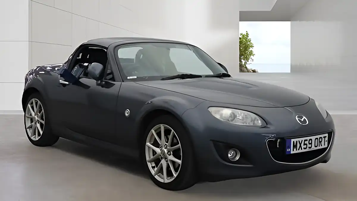 Used 2009 Mazda MX-5 Sport Tech Grey - Interior and Exterior details 3