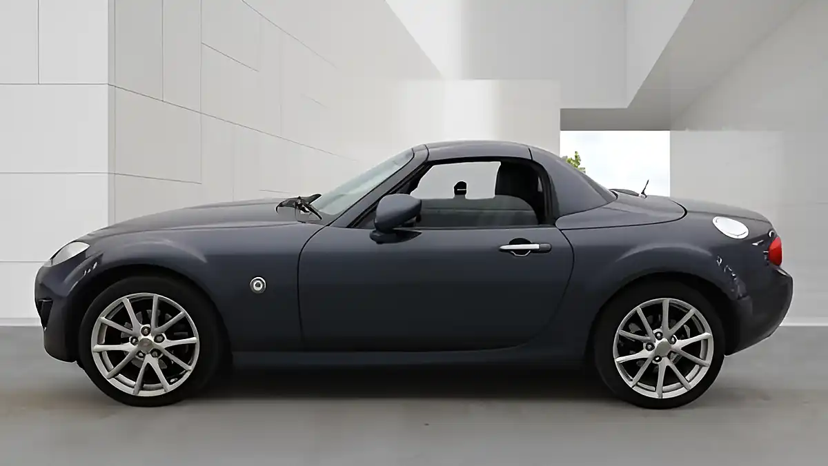 Used 2009 Mazda MX-5 Sport Tech Grey - Interior and Exterior details 5