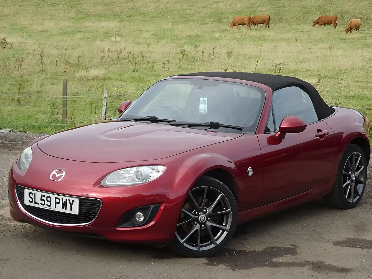 Used 2009 Mazda MX-5 Sport Tech Red - Interior and Exterior details 11