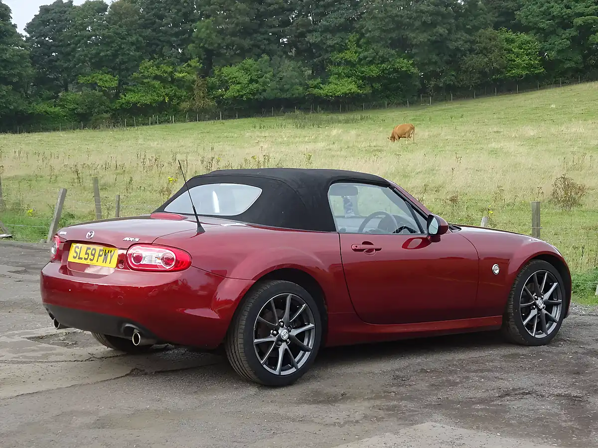 Used 2009 Mazda MX-5 Sport Tech Red - Interior and Exterior details 14
