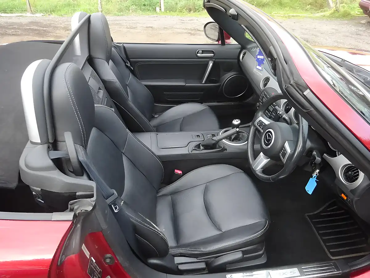Used 2009 Mazda MX-5 Sport Tech Red - Interior and Exterior details 15
