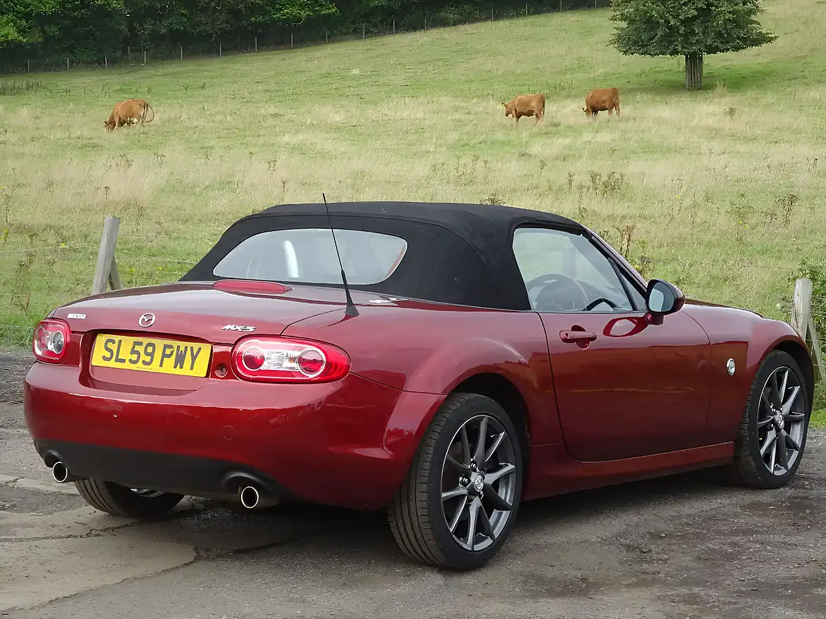 Used 2009 Mazda MX-5 Sport Tech Red - Interior and Exterior details 20