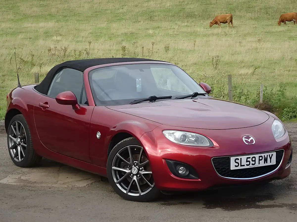 Used 2009 Mazda MX-5 Sport Tech Red - Interior and Exterior details 5