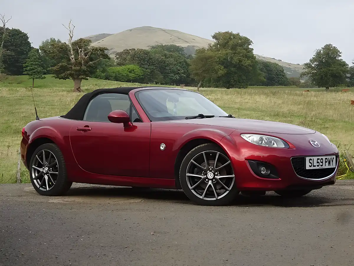 Used 2009 Mazda MX-5 Sport Tech Red - Interior and Exterior details 6
