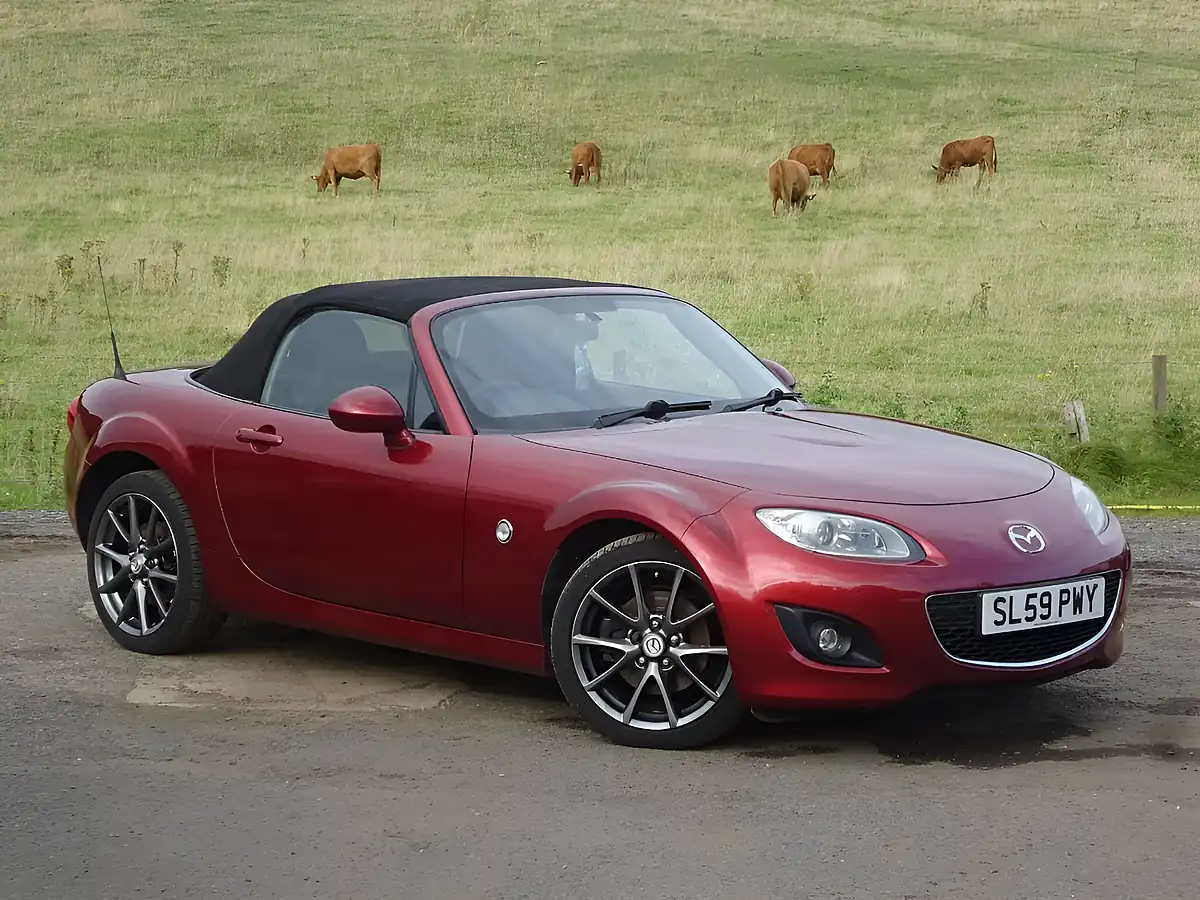 Used 2009 Mazda MX-5 Sport Tech Red - Interior and Exterior details 7