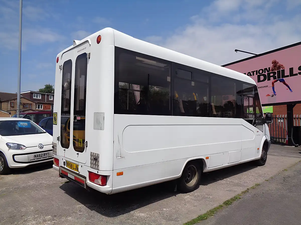 Used 2009 Mercedes-Benz 207 Minibus White - Interior and Exterior details 4