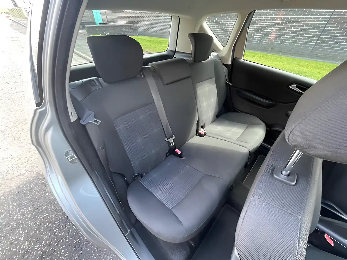 Used 2009 Mercedes-Benz a Class Classic Se Silver - Interior and Exterior details 14