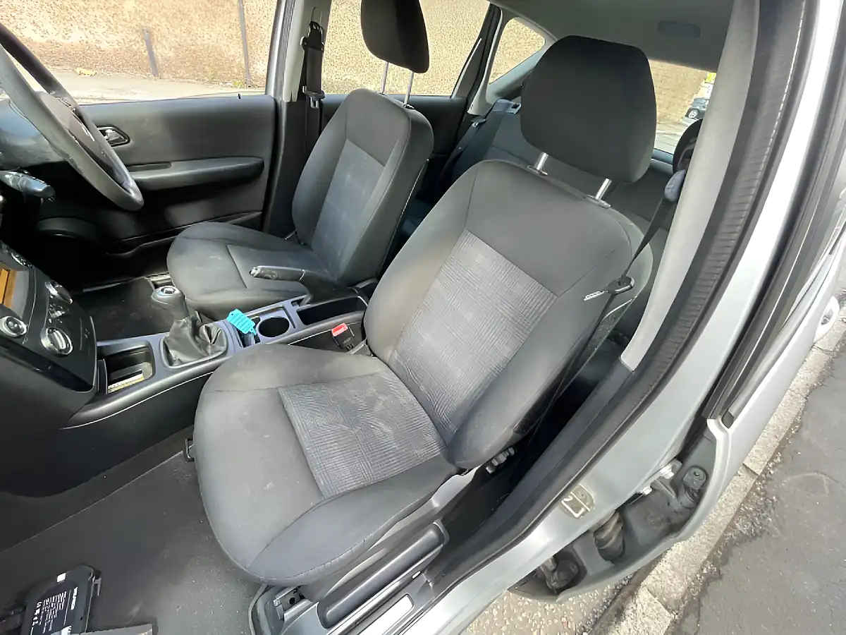 Used 2009 Mercedes-Benz a Class Classic Se Silver - Interior and Exterior details 15