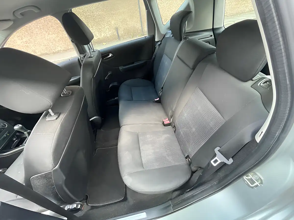 Used 2009 Mercedes-Benz a Class Classic Se Silver - Interior and Exterior details 16