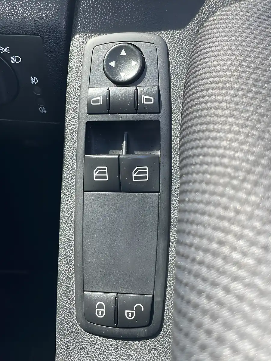 Used 2009 Mercedes-Benz a Class Classic Se Silver - Interior and Exterior details 20