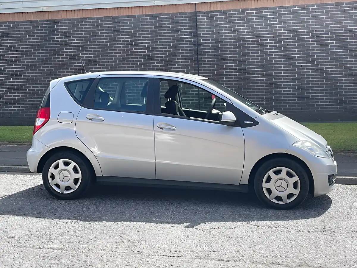 Used 2009 Mercedes-Benz a Class Classic Se Silver - Interior and Exterior details 3