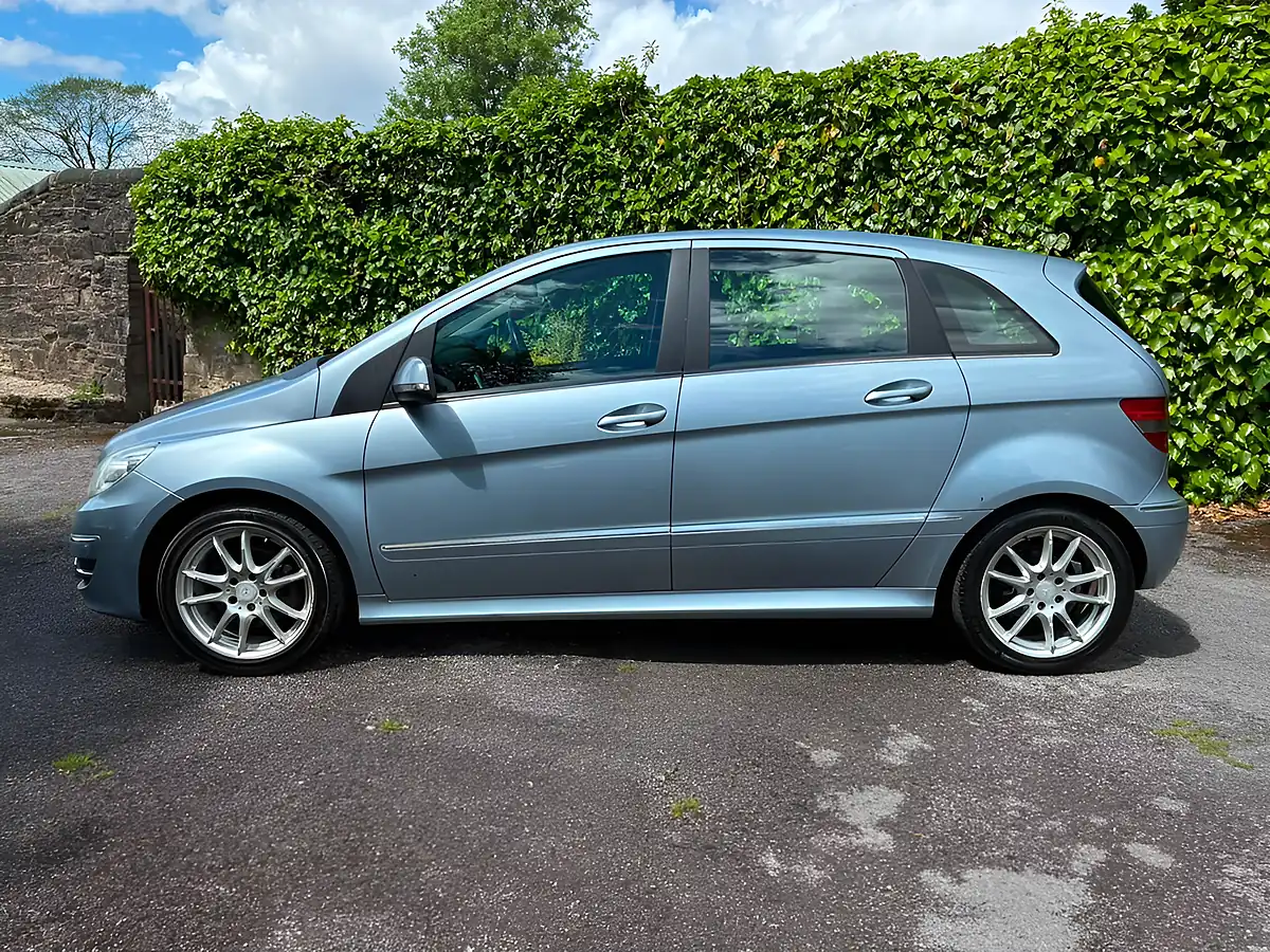 Used 2009 Mercedes-Benz B Class Sport Blue - Interior and Exterior details 16