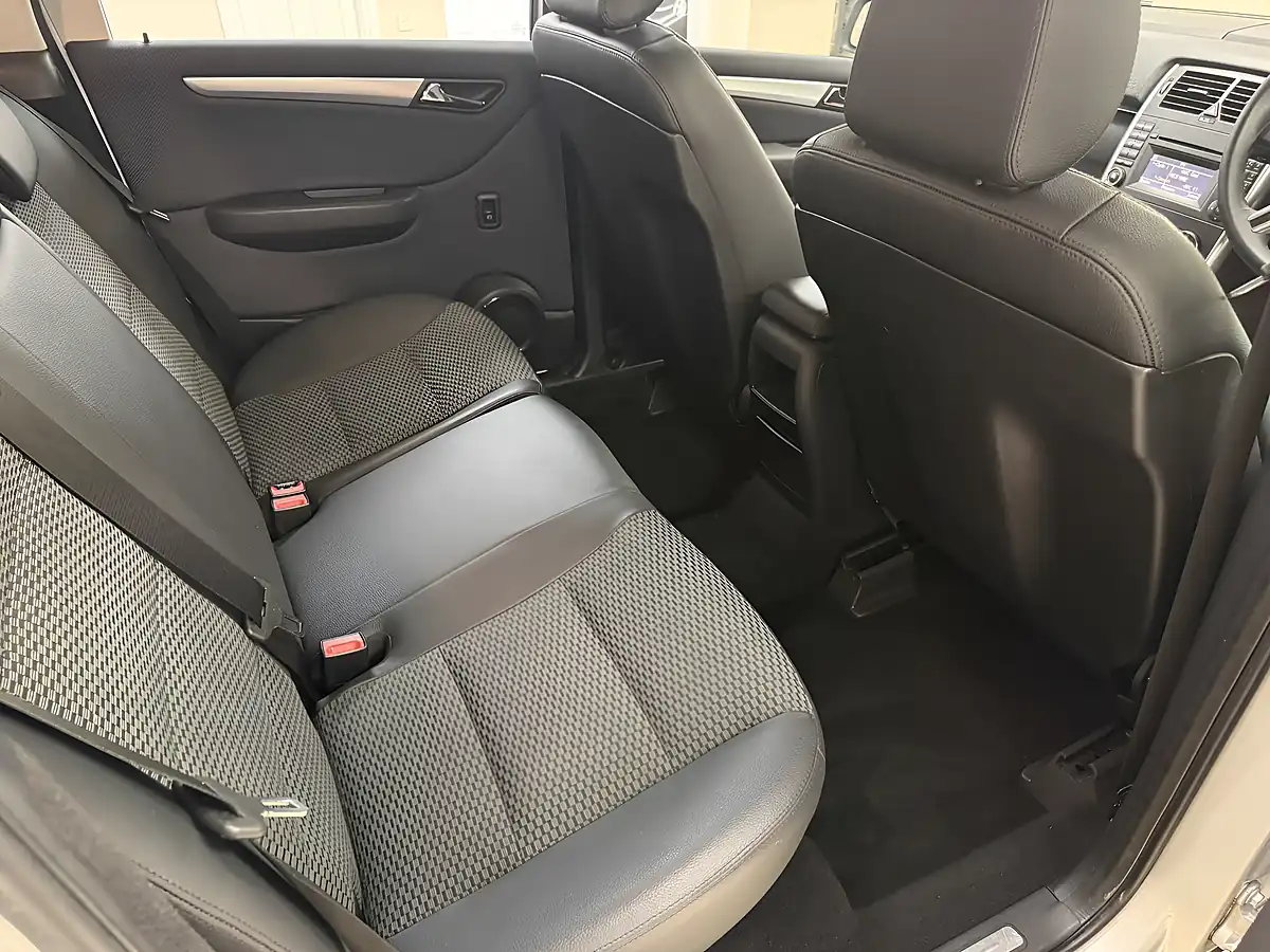 Used 2009 Mercedes-Benz B Class Sport Silver - Interior and Exterior details 15