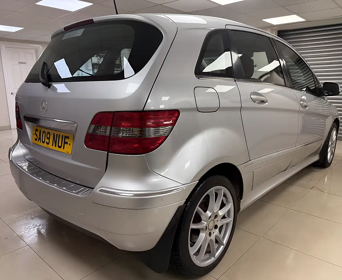 Used 2009 Mercedes-Benz B Class Sport Silver - Interior and Exterior details 4