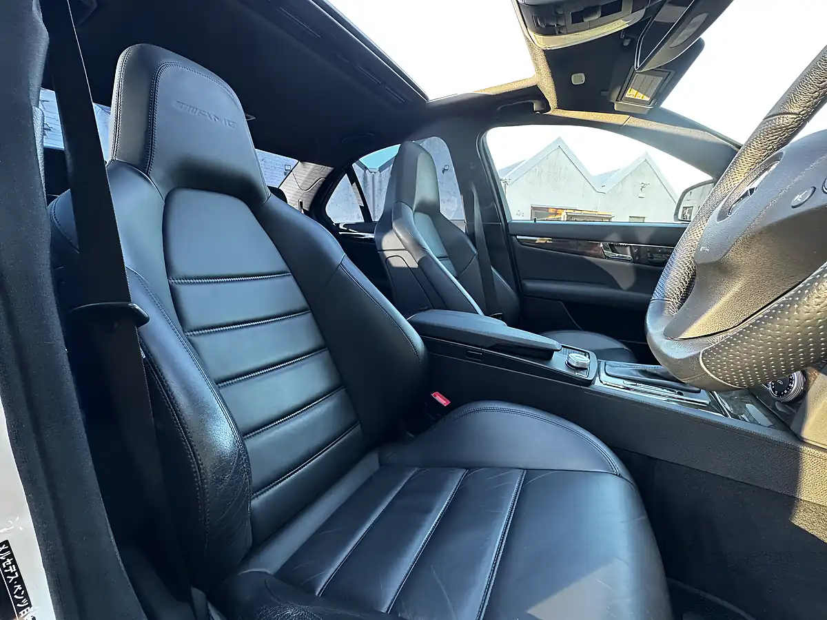 Used 2009 Mercedes-Benz C Class AMG White - Interior and Exterior details 18