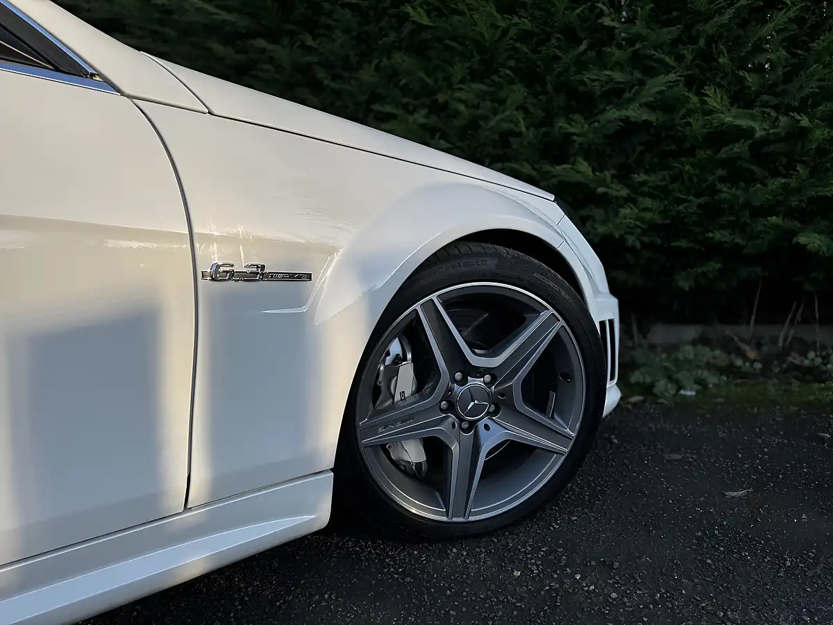 Used 2009 Mercedes-Benz C Class AMG White - Interior and Exterior details 9
