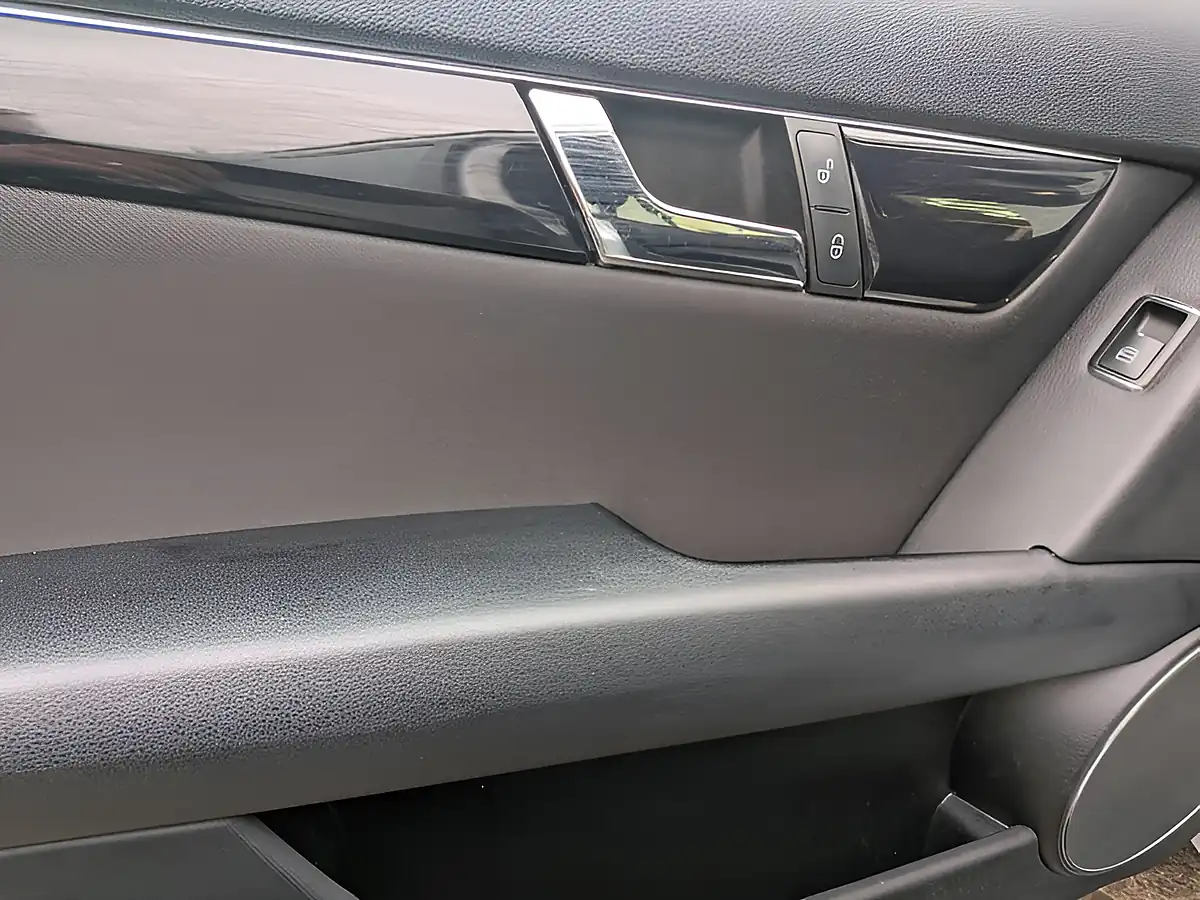 Used 2009 Mercedes-Benz C Class Se Silver - Interior and Exterior details 20
