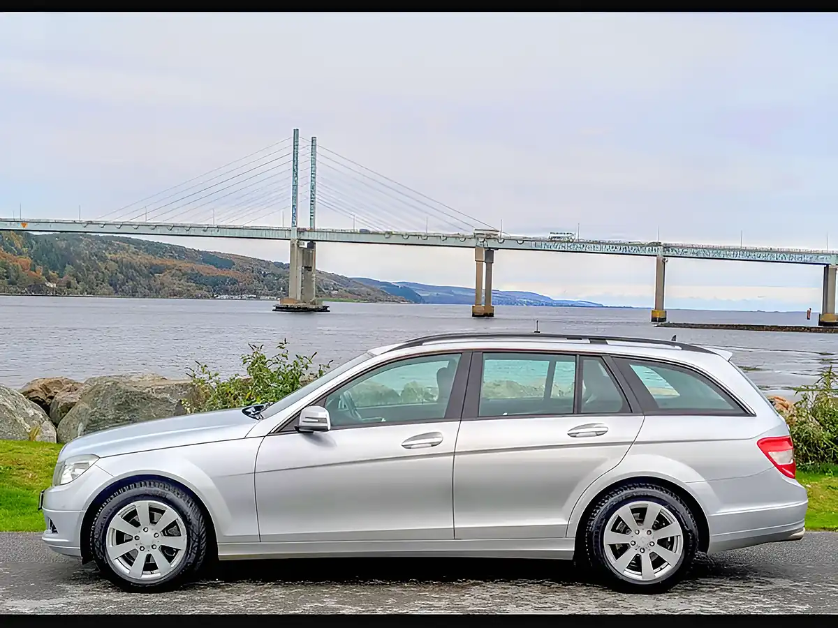 Used 2009 Mercedes-Benz C Class Se Silver - Interior and Exterior details 8