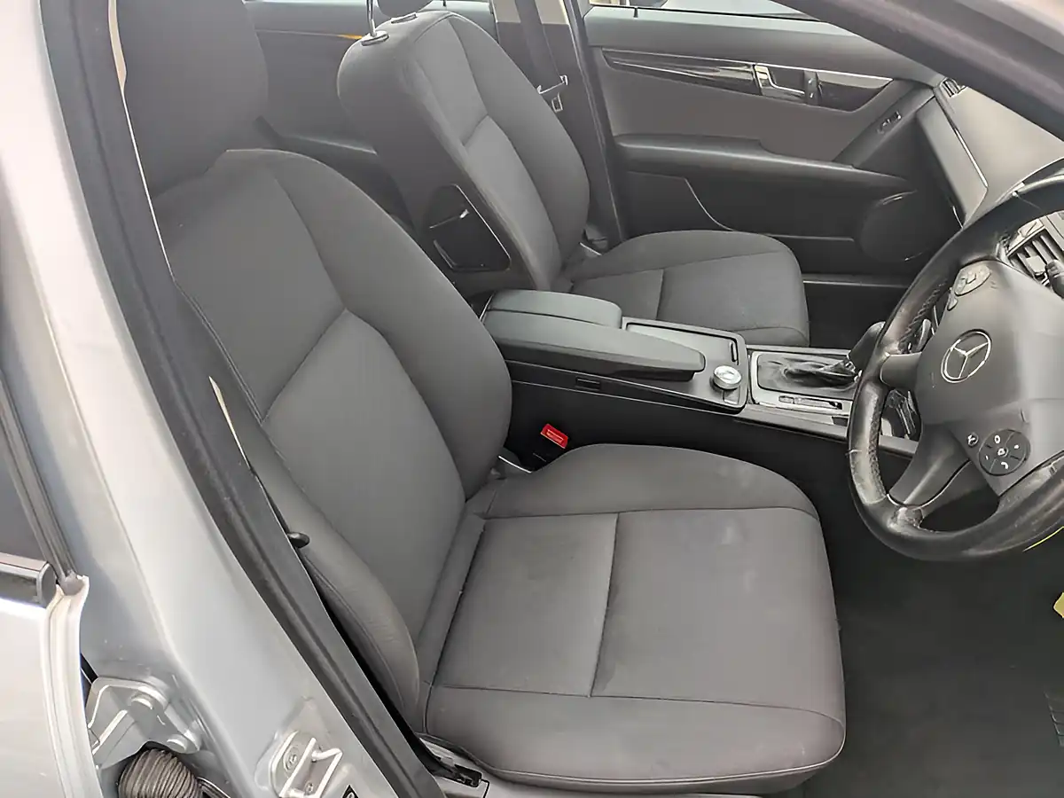 Used 2009 Mercedes-Benz C Class Se Silver - Interior and Exterior details 9