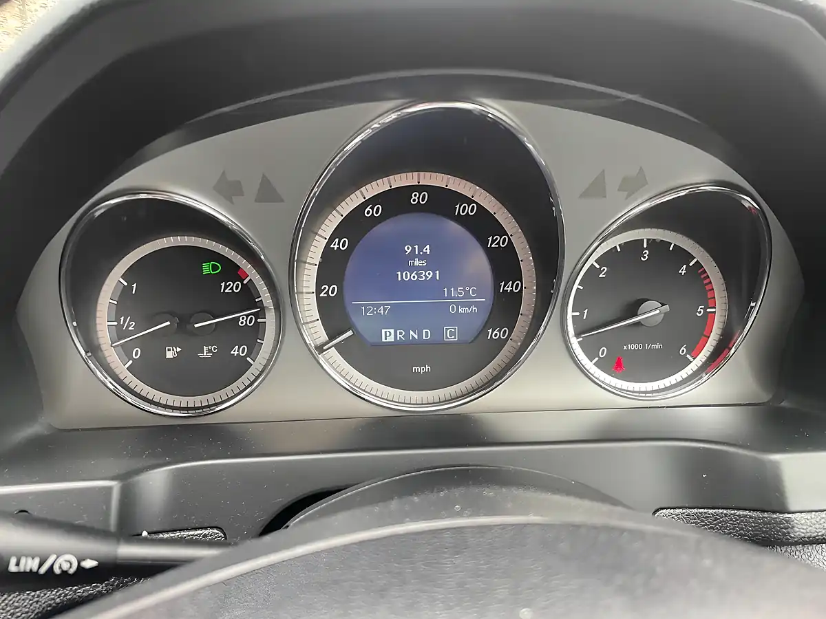 Used 2009 Mercedes-Benz C Class Sport Grey - Interior and Exterior details 12