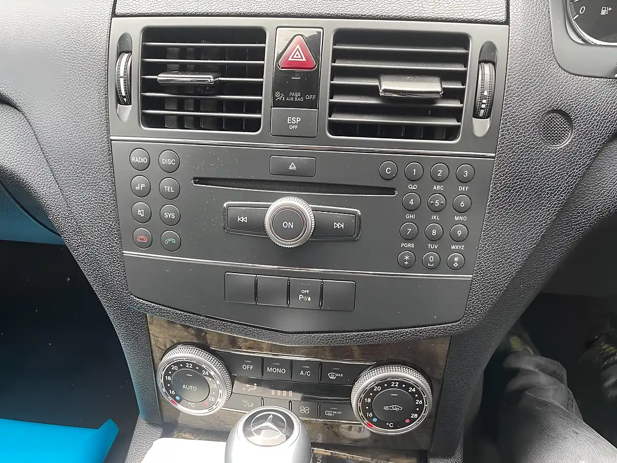 Used 2009 Mercedes-Benz C Class Sport Grey - Interior and Exterior details 13