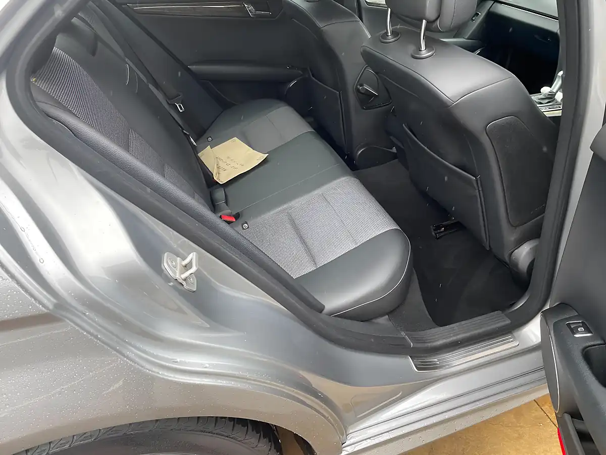 Used 2009 Mercedes-Benz C Class Sport Grey - Interior and Exterior details 9