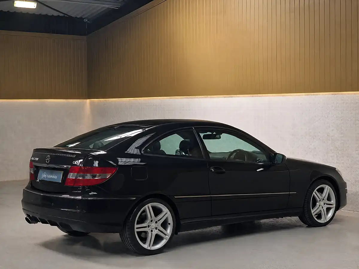 Used 2009 Mercedes-Benz Clc Class Sport Obsidian Black Metallic - Interior and Exterior details 19