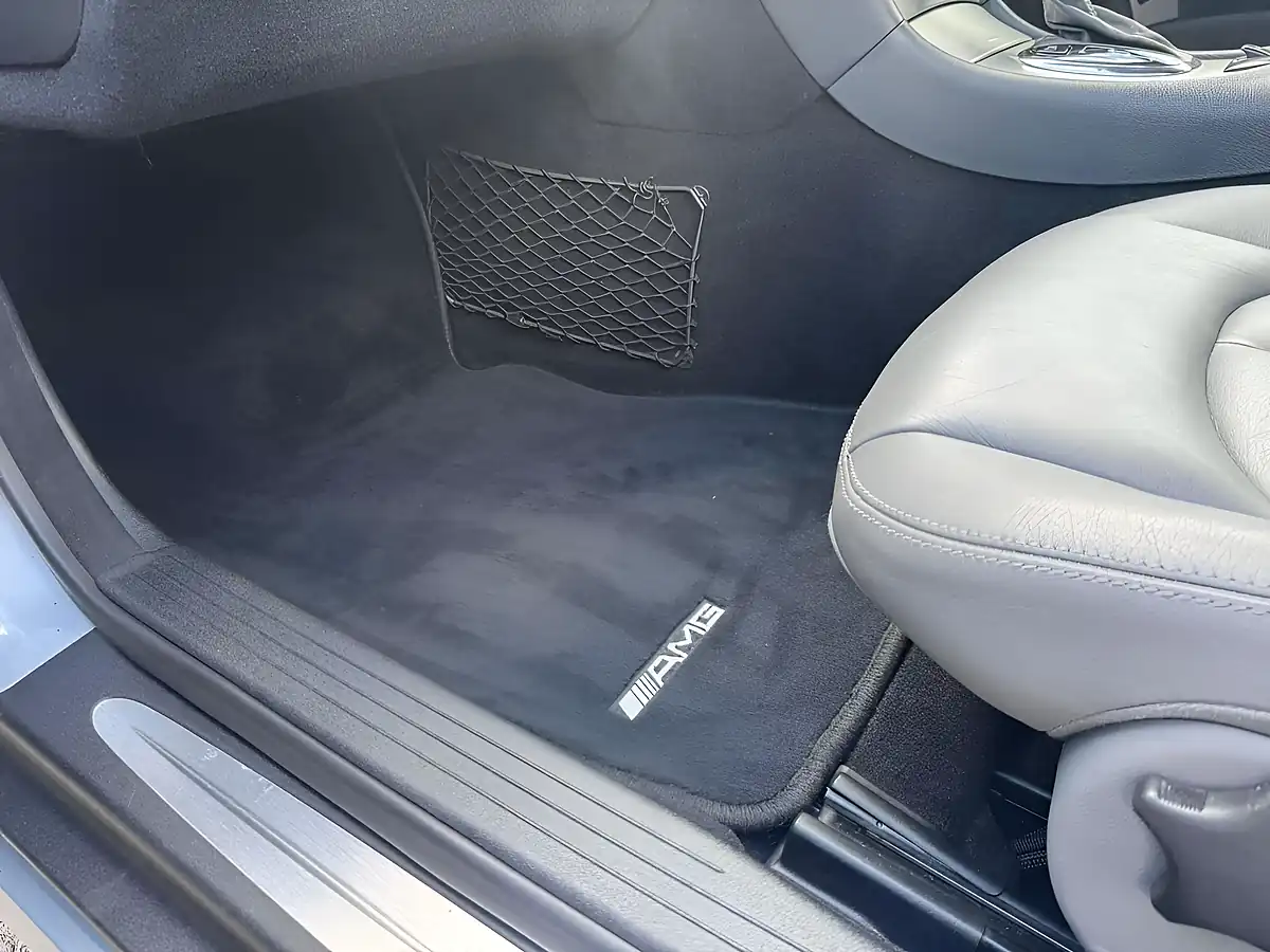 Used 2009 Mercedes-Benz Clk Sport Silver - Interior and Exterior details 16
