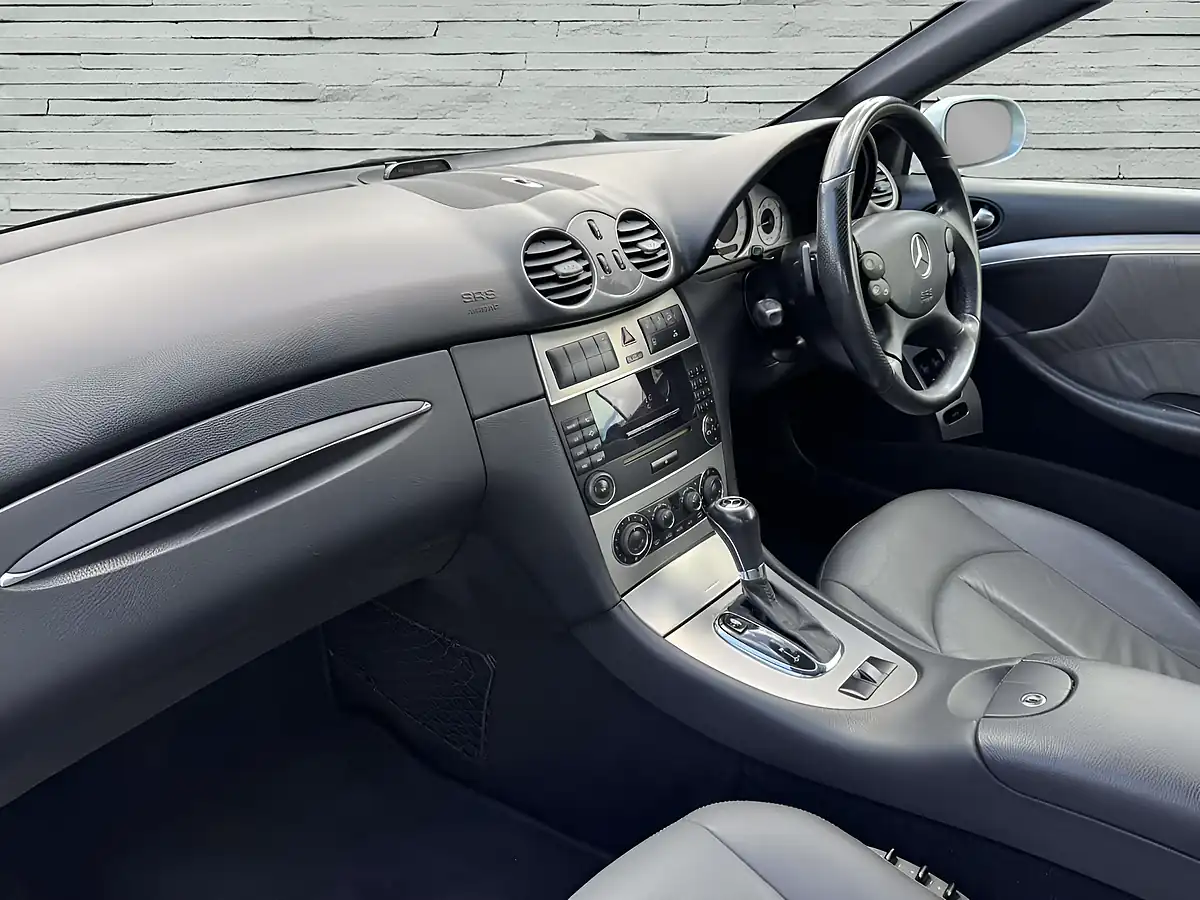 Used 2009 Mercedes-Benz Clk Sport Silver - Interior and Exterior details 17