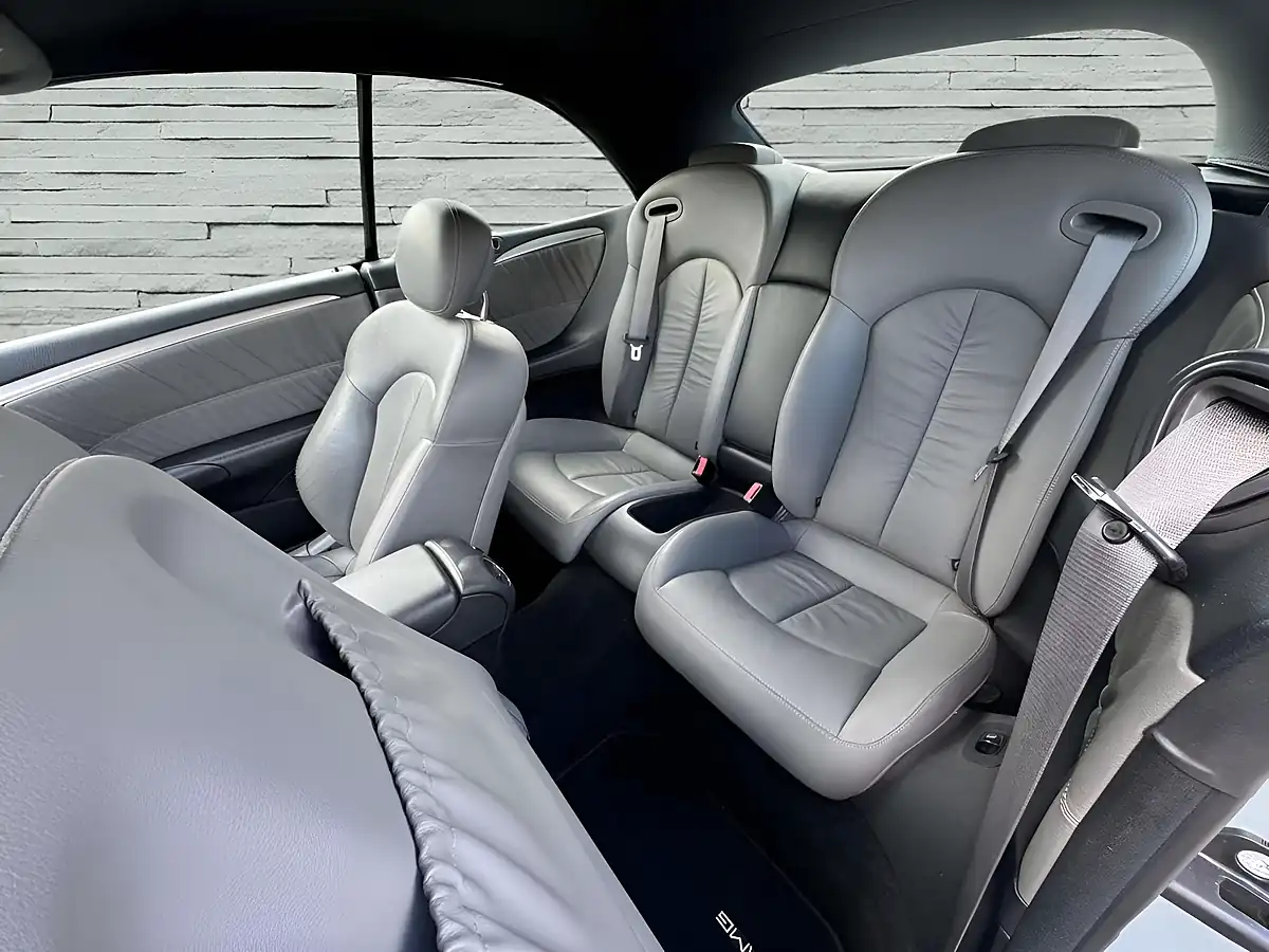 Used 2009 Mercedes-Benz Clk Sport Silver - Interior and Exterior details 18