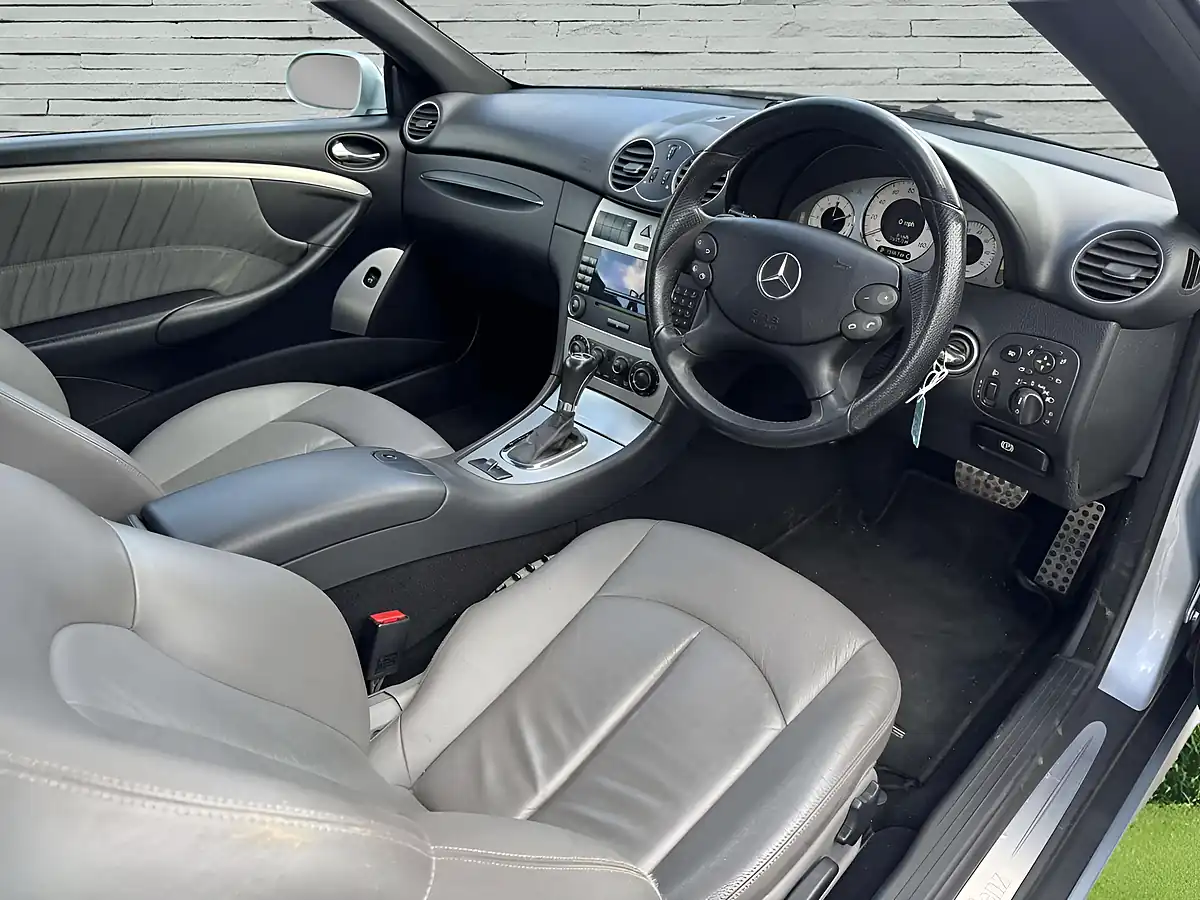 Used 2009 Mercedes-Benz Clk Sport Silver - Interior and Exterior details 19