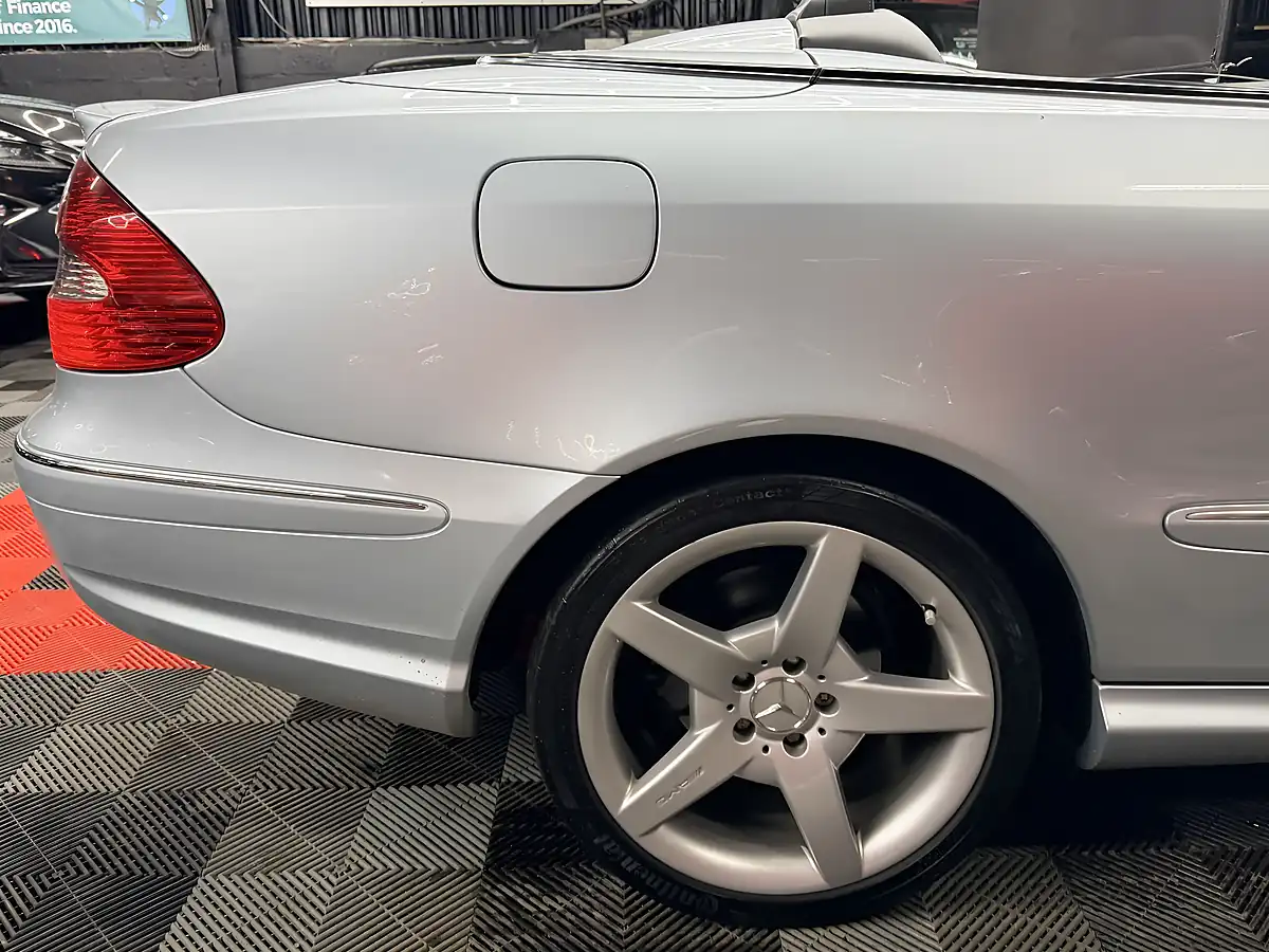 Used 2009 Mercedes-Benz Clk Sport Silver - Interior and Exterior details 15